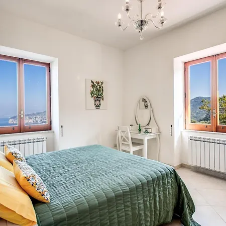 Mediterranean House בית נופש *