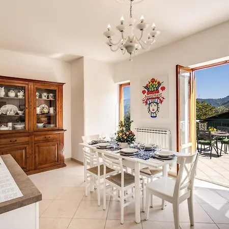Сasa de vacaciones Mediterranean House